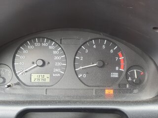 1999 Mitsubishi Carisma I Рестайлинг, серебристый, 145000 рублей, вид 3