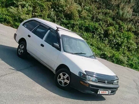 1999 Toyota Corolla VII (E100), белый, 325000 рублей