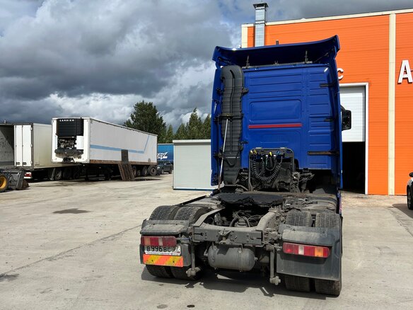2013 Volvo FH, синий, 3500000 рублей - вид 3
