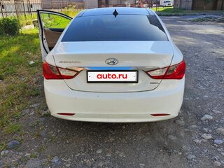 2011 Hyundai Sonata VI (YF), белый, 1500000 рублей, вид 2