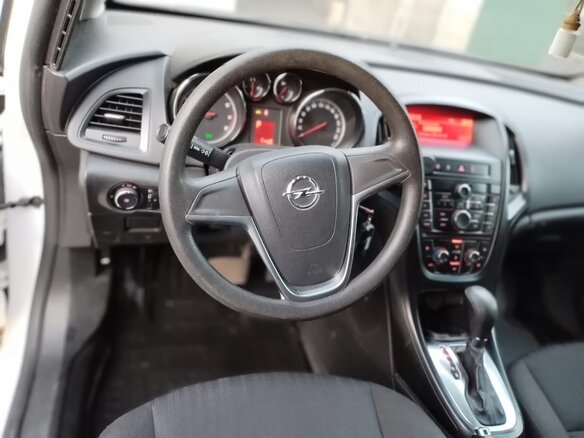 2011 Opel Astra J, белый, 650000 рублей - вид 9