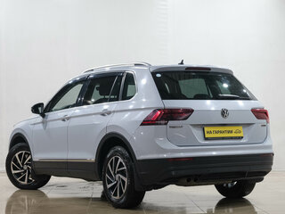 2018 Volkswagen Tiguan II, белый, 2599000 рублей, вид 4