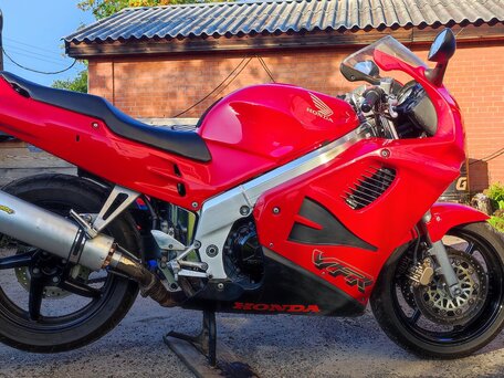1994 Honda VFR 750, красный, 350000 рублей, вид 3