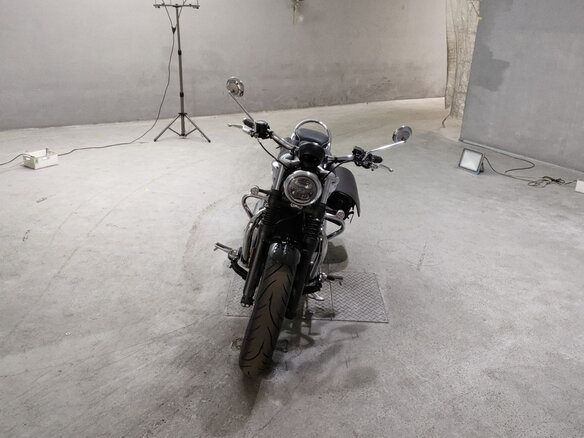 2023 Triumph Bonneville Speedmaster, чёрный, 1300000 рублей - вид 2