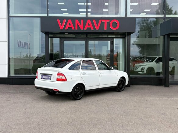 2015 Lada (ВАЗ) Priora I Рестайлинг, белый - вид 4
