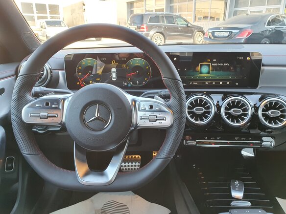 2019 Mercedes-Benz CLA, жёлтый - вид 7