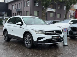 2023 Volkswagen Tiguan II Рестайлинг, белый, 2940000 рублей, вид 2