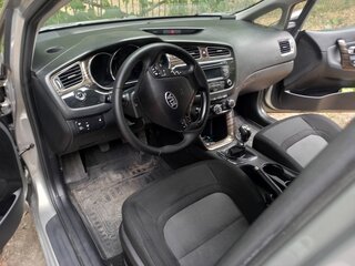 2015 Kia Ceed II Рестайлинг, серебристый, 950000 рублей, вид 4