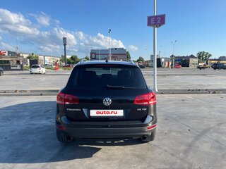 2010 Volkswagen Touareg II, чёрный, 2200000 рублей, вид 5