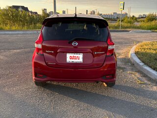 2018 Nissan Note e-Power II Рестайлинг, красный, 1300000 рублей, вид 5