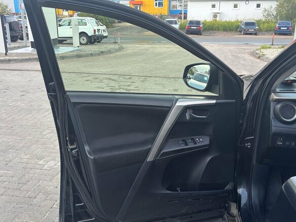 2014 Toyota RAV4 IV (XA40), чёрный, 1620000 рублей - вид 21