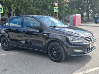 2017 Volkswagen Polo V Рестайлинг, чёрный, 1200000 рублей, вид 2