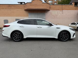 2019 Kia Optima IV Рестайлинг, белый, 1790000 рублей, вид 5