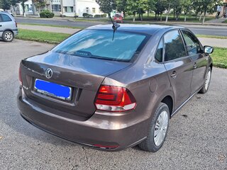2017 Volkswagen Polo V Рестайлинг, коричневый, 900000 рублей, вид 4