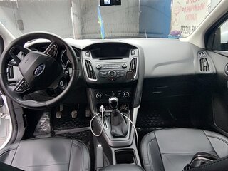 2015 Ford Focus III Рестайлинг, белый, 900000 рублей, вид 4