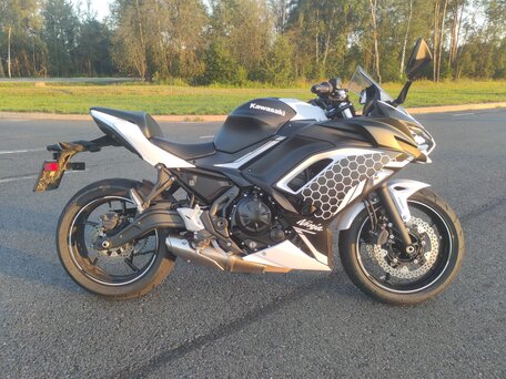 2020 Kawasaki Ninja 650, белый, 1099000 рублей, вид 1