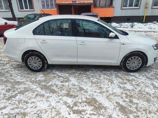 2019 Skoda Rapid I Рестайлинг, белый, 940000 рублей, вид 4