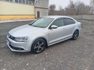 2014 Volkswagen Jetta VI, серебристый, 900000 рублей, вид 1