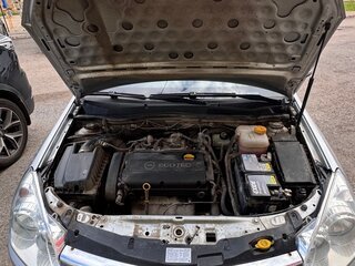 2011 Opel Astra H Рестайлинг, серебристый, 525000 рублей, вид 5