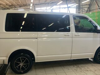 2010 Volkswagen Caravelle T5 Рестайлинг, белый, 1550000 рублей, вид 2
