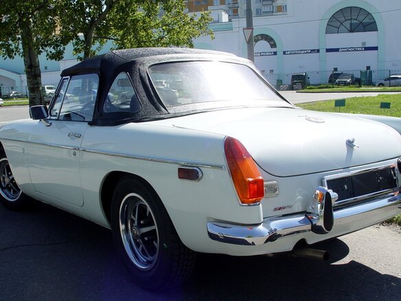 1970 MG MGB, белый, 3200000 рублей - вид 2