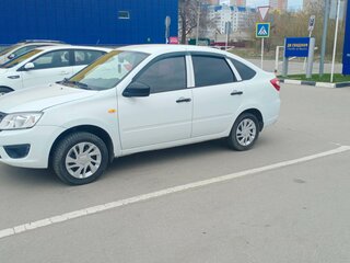 2015 Lada (ВАЗ) Granta I, белый, 500000 рублей, вид 2