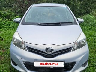 2012 Toyota Vitz III (XP130), серый, 640000 рублей, вид 2