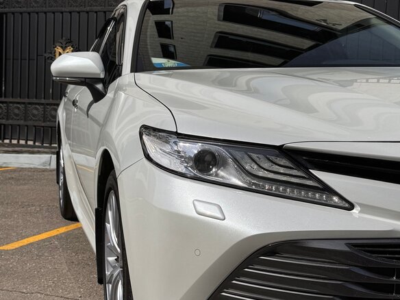 2021 Toyota Camry VIII (XV70), белый, 3050000 рублей - вид 25
