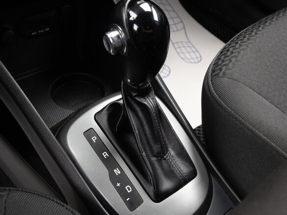 2015 Kia Rio 6-speed III, белый - вид 14