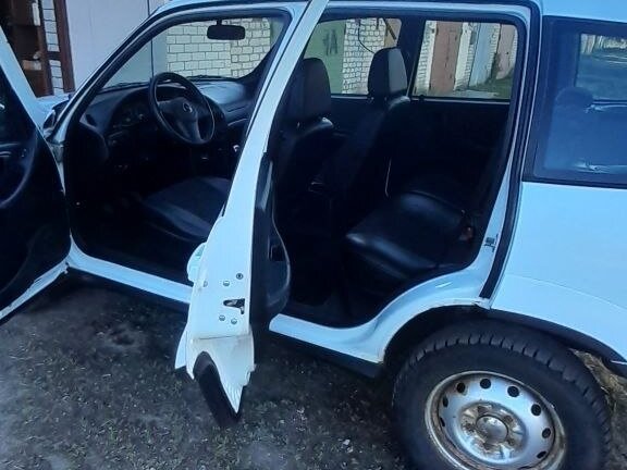 2013 Chevrolet Niva I Рестайлинг, белый, 770000 рублей - вид 19
