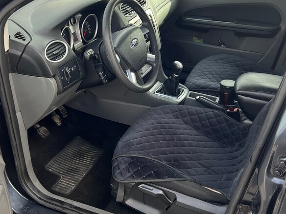 2011 Ford Focus II Рестайлинг, серый - вид 2