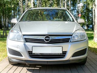 2011 Opel Astra H Рестайлинг, серебристый, 550000 рублей, вид 3