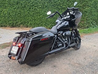 2018 Harley-Davidson Road Glide, чёрный, 1607045 рублей, вид 2