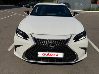 2021 Lexus ES 250 VII Рестайлинг, белый, 5000000 рублей, вид 1