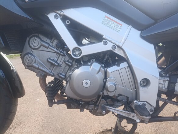2004 Suzuki V-Strom DL 650, чёрный, 400000 рублей - вид 6
