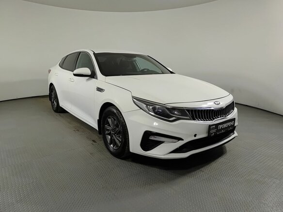 2020 Kia Optima IV Рестайлинг, белый - вид 2
