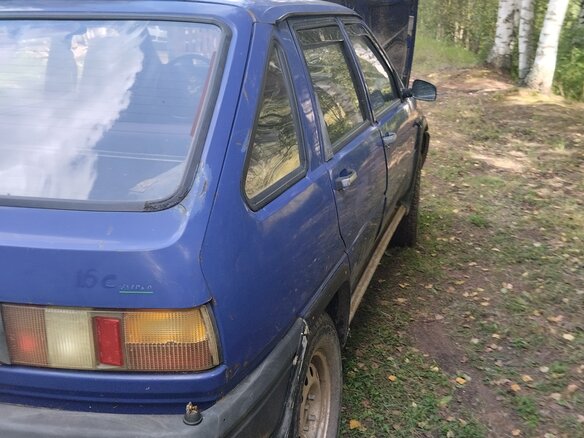 2001 Иж 2126 «Ода», синий