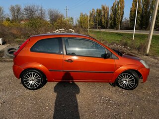 2003 Ford Fiesta Mk5, оранжевый, 300000 рублей, вид 4