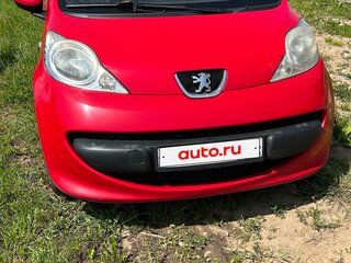 2007 Peugeot 107 I, красный, 300000 рублей, вид 1