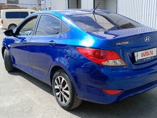 2013 Hyundai Solaris I, синий, 570000 рублей, вид 4