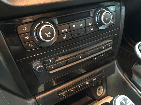 2014 BMW X1 20d I (E84) Рестайлинг, чёрный - вид 14