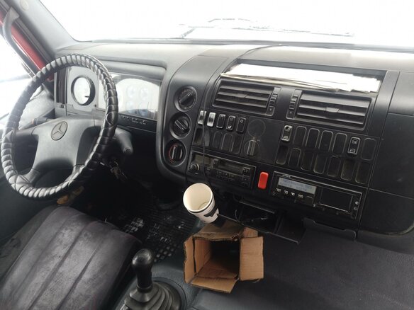 2001 Mercedes-Benz Atego, пурпурный, 2100000 рублей - вид 12