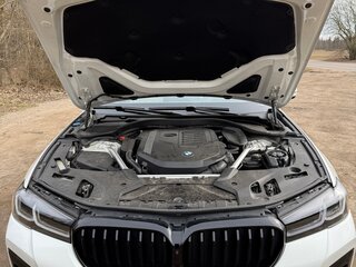 2020 BMW 5 серии 540i VII (G30/G31/G38) Рестайлинг, белый, 4500000 рублей, вид 3