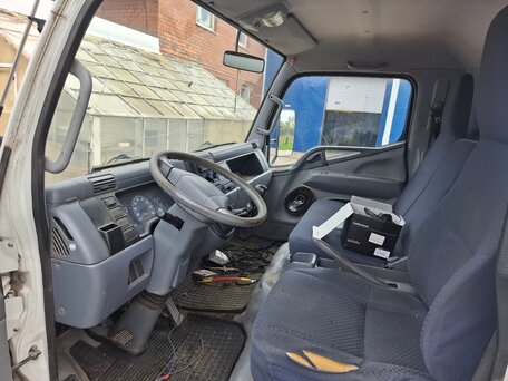 2010 Fuso (Mitsubishi) Canter, белый, 1650000 рублей, вид 2