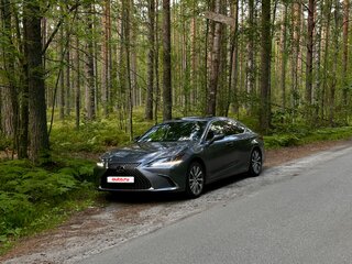 2018 Lexus ES 250 VII, серый, 4200000 рублей, вид 2