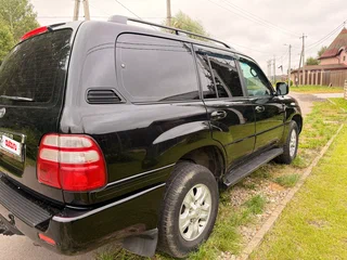 2005 Toyota Land Cruiser 100 Series Рестайлинг 2, чёрный, 2600000 рублей, вид 3