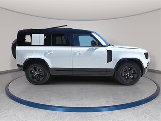 2025 Land Rover Defender 110 II, белый, 16711760 рублей, вид 3