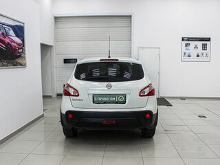 2013 Nissan Qashqai I Рестайлинг, белый, 1139990 рублей, вид 4