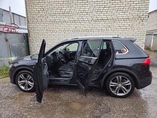 2019 Volkswagen Tiguan II, чёрный, 3350000 рублей, вид 3
