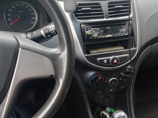 2015 Hyundai Solaris I Рестайлинг, серебристый, 925000 рублей, вид 5